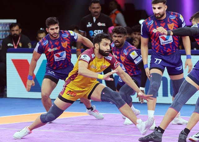 पीकेएल-12 : दबंग दिल्ली केसी की शानदार वापसी, तेलुगू टाइटंस को हराकर अंक तालिका के शीर्ष पर पहुंचे