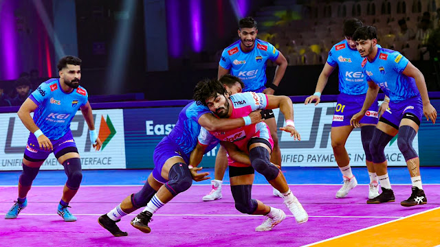 पीकेएल-12 : 18वें मिनट में समाधी की चार अंक की रेड ने बंगाल वारियर्स पर जयपुर पिंक पैंथर्स की जीत पक्की की